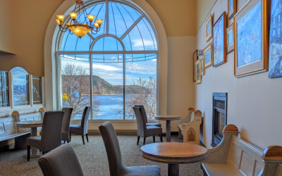 L&rsquo;Auberge des 21 : Quand l&rsquo;Art Rencontre l&rsquo;Hospitalité au Cœur de La Baie